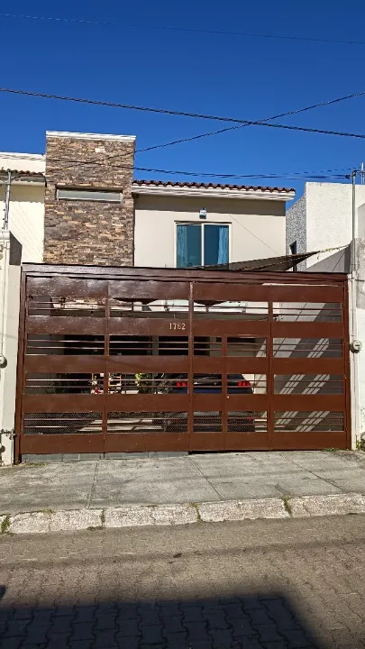 Casa en venta en Vista Al Mediodía, Cerro Del Tesoro, San Pedro Tlaquepaque