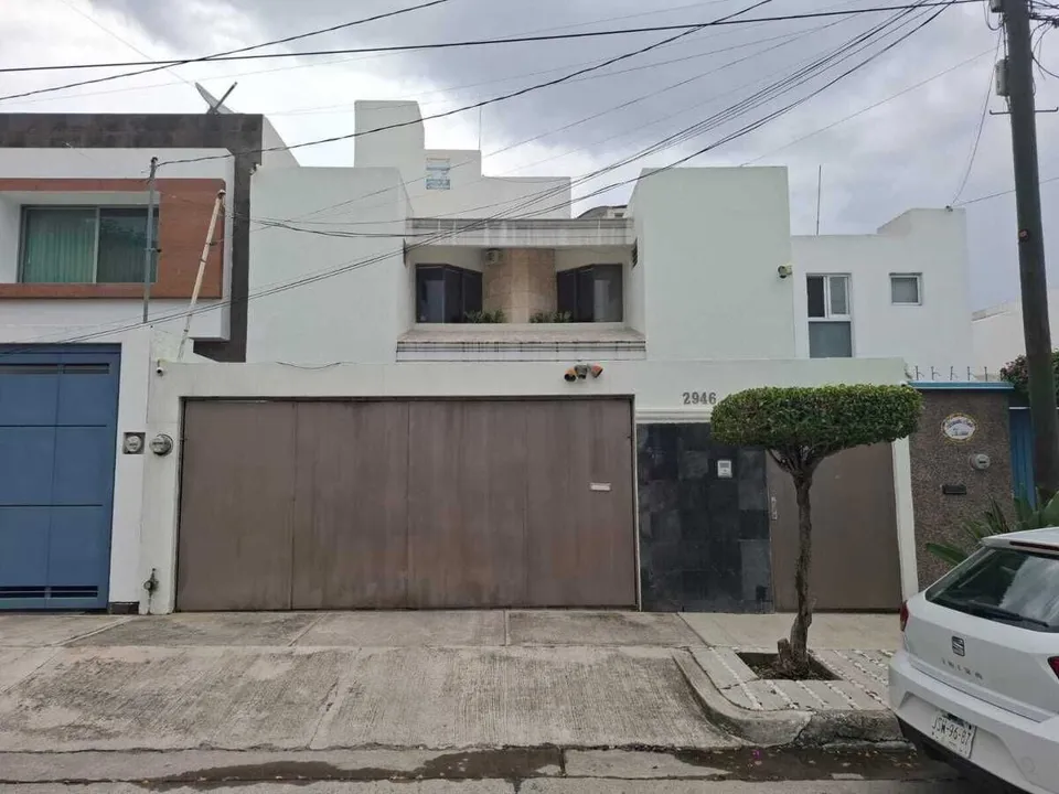 CASA EN VENTA, LOMA BONITA RESIDENCIAL, ZAPOPAN.