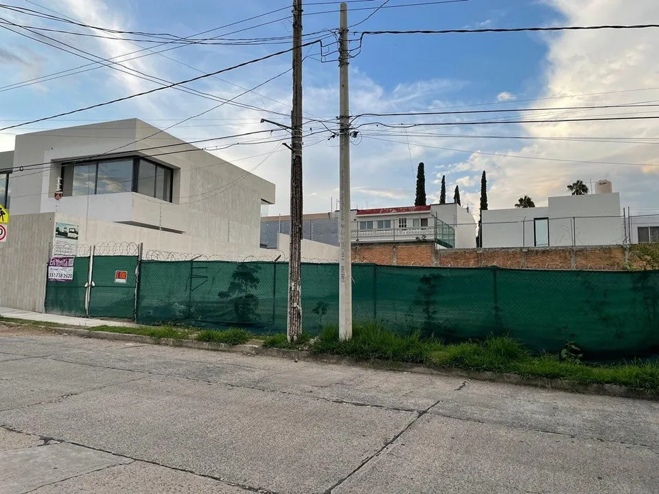 Se vende Terreno en Colonia Altamira, Zapopan, Jalisco.