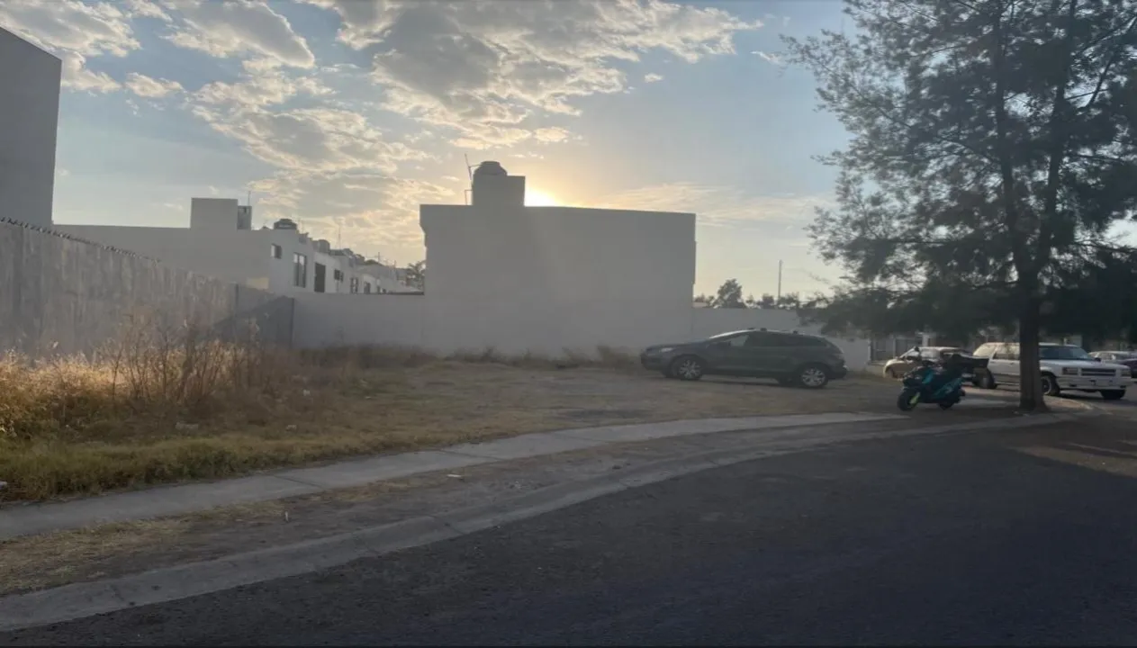 Terreno en venta en Fraccionamiento Real Del Valle, Villa Esmeralda, Tlajomulco de Zúñiga