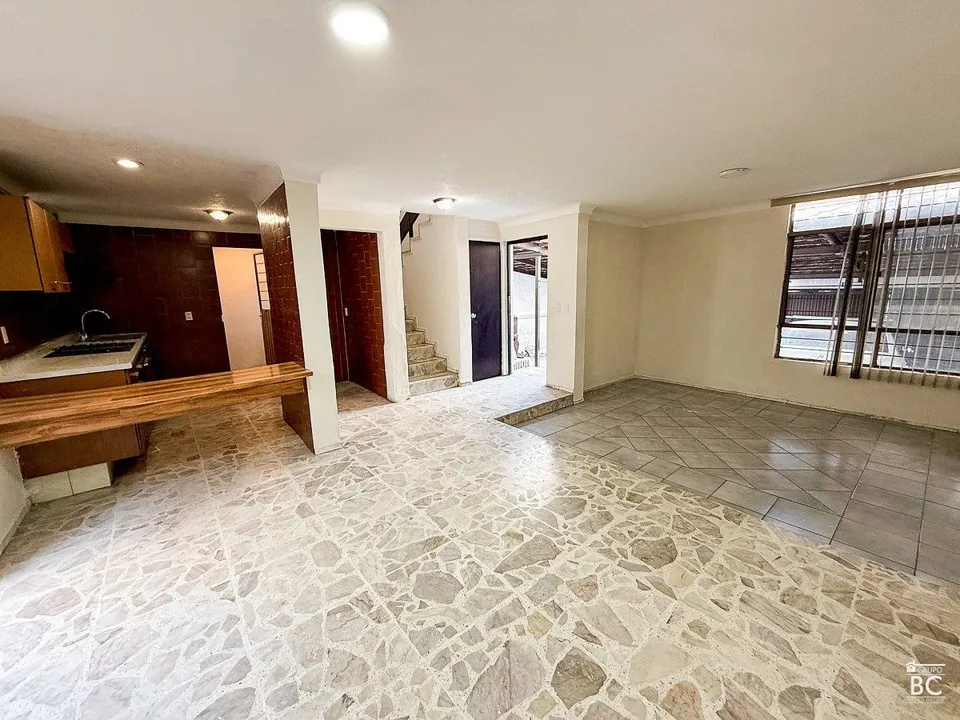 Foto 2 de Casa en Venta en La Estancia, Zapopan | Uso Mixto sobre Av. Rafael Sanzio
