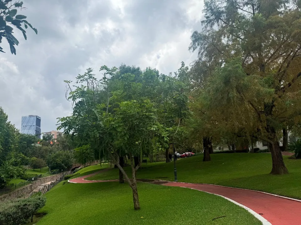 Foto 8 de Terreno en venta en Avenida Acueducto, Real del Parque, Zapopan