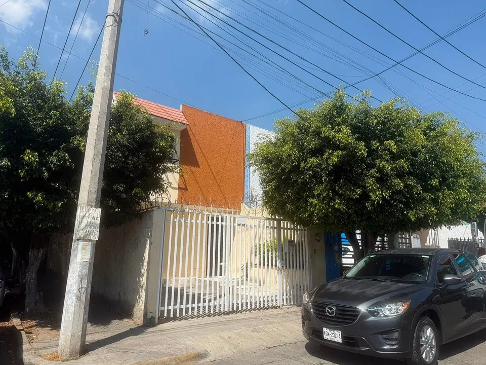 Casa por mercado de Abastos