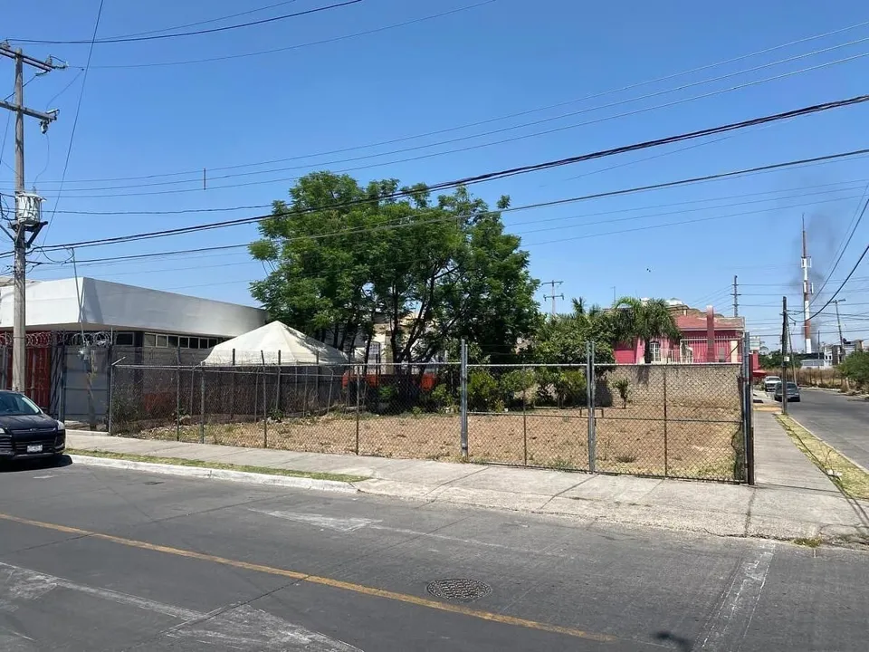 Foto 3 de TERRENO COMERCIAL EN RENTA EN LA "HERMOSA PROVINCIA"