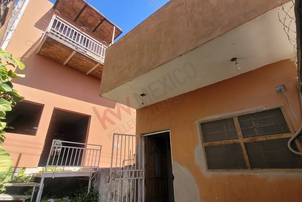 Foto 6 de Terreno en venta en Lomas del Cuatro | 237 m² con construcción en obra gris