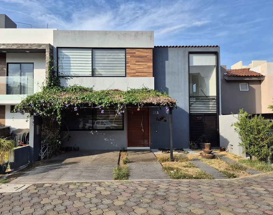 Casa en venta con recámaras en planta baja en Bosques de Santa Anita 🌲
