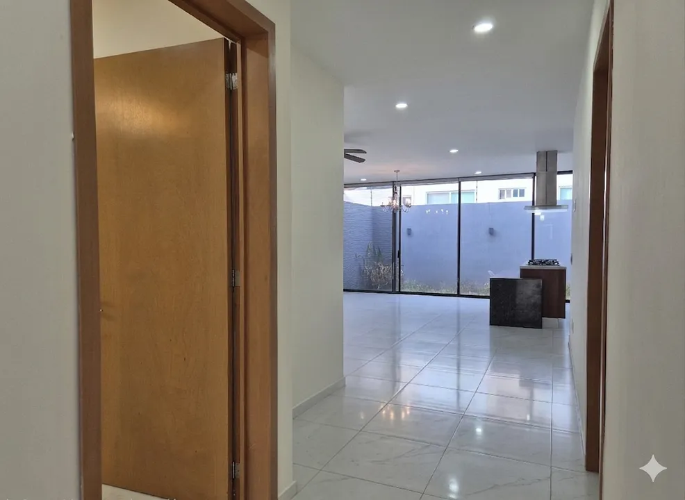 Foto 3 de Casa en venta con recámaras en planta baja en Bosques de Santa Anita 🌲