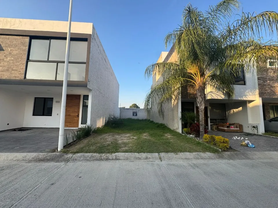 Terreno en venta en Prolongación 5 De Mayo, La Rua Residencial, Tlajomulco De Zuñiga