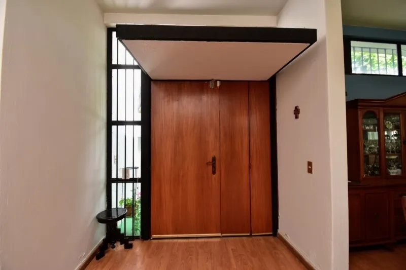 Casa en venta en Calle El Sol, Jardines Del Bosque, Guadalajara