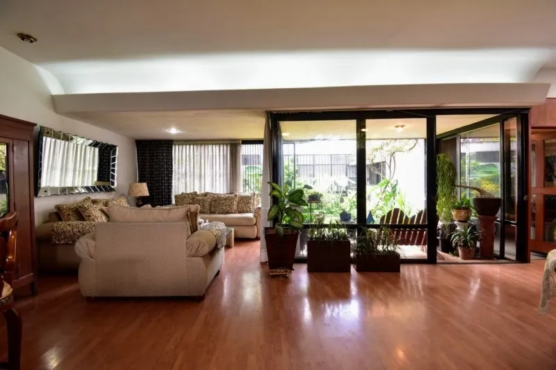 Foto 7 de Casa en venta en Calle El Sol, Jardines Del Bosque, Guadalajara