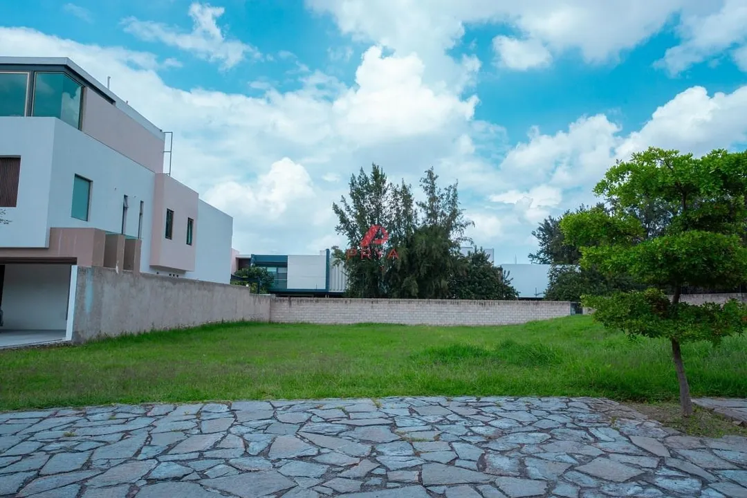 Foto 2 de Terreno en Venta en Arauca II Zapopan Jalisco frente a parque.