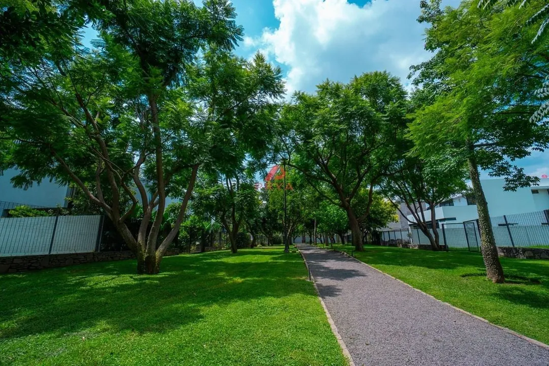 Foto 8 de Terreno en Venta en Arauca II Zapopan Jalisco frente a parque.