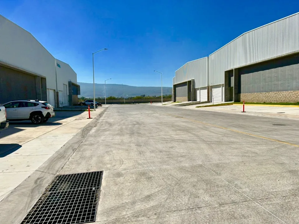 Foto 3 de Bodega Comercial en venta y renta en Valle De Santa Cruz, Valle De Santa Cruz, Tlajomulco De Zuñiga