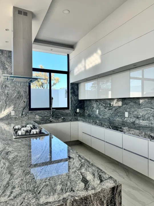 Foto 3 de Casa en venta en Bosques Vallarta, Zapopan con 5 recámaras y acabados de lujo