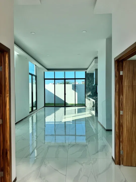 Foto 4 de Casa en venta en Bosques Vallarta, Zapopan con 5 recámaras y acabados de lujo