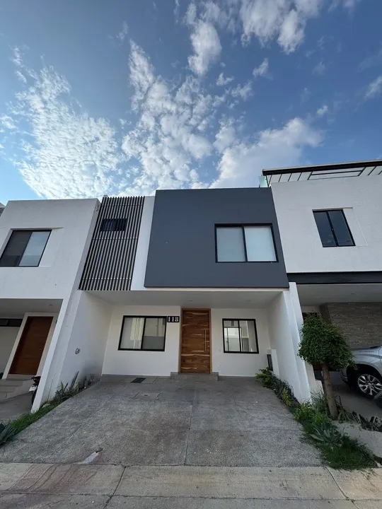 Casa en venta en Valle Imperial en Zapopan.