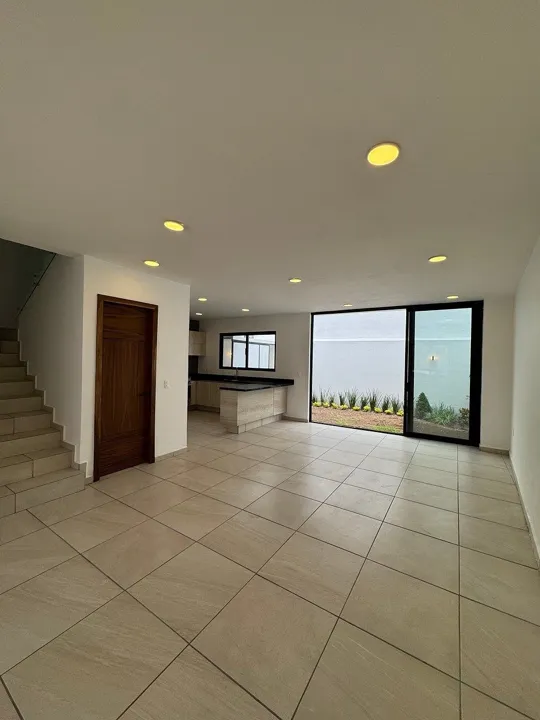 Foto 2 de Casa en venta en Valle Imperial en Zapopan.