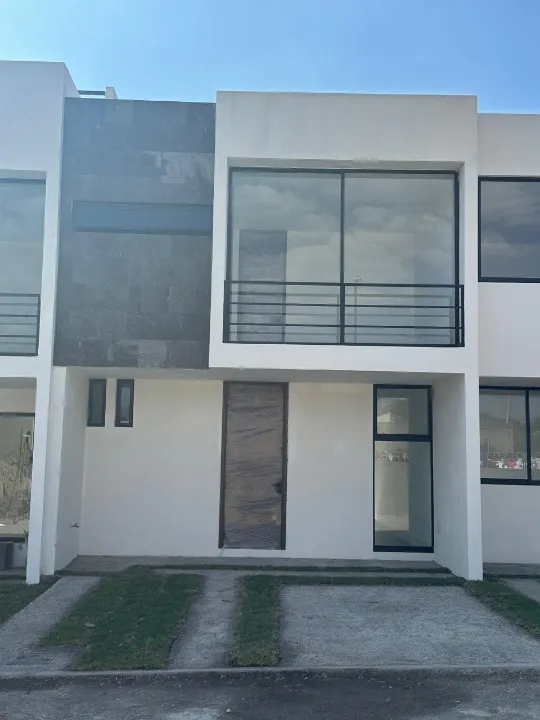 Casa en venta en Calle Independencia, Santa María Tequepexpan, San Pedro Tlaquepaque