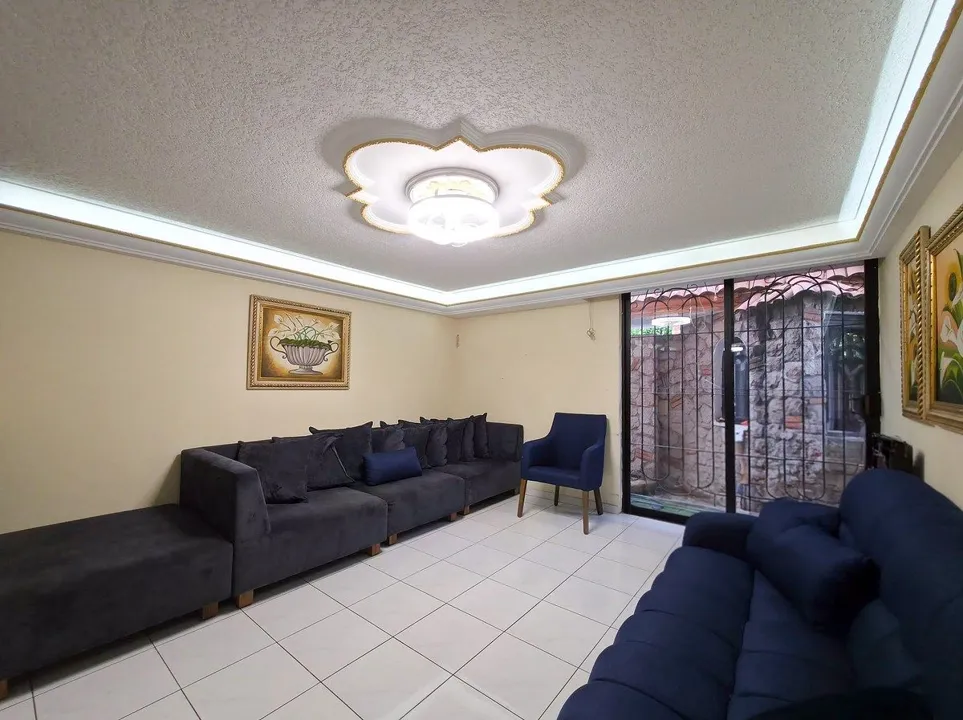 Foto 6 de Casa en Renta en Colinas de la Normal, Guadalajara