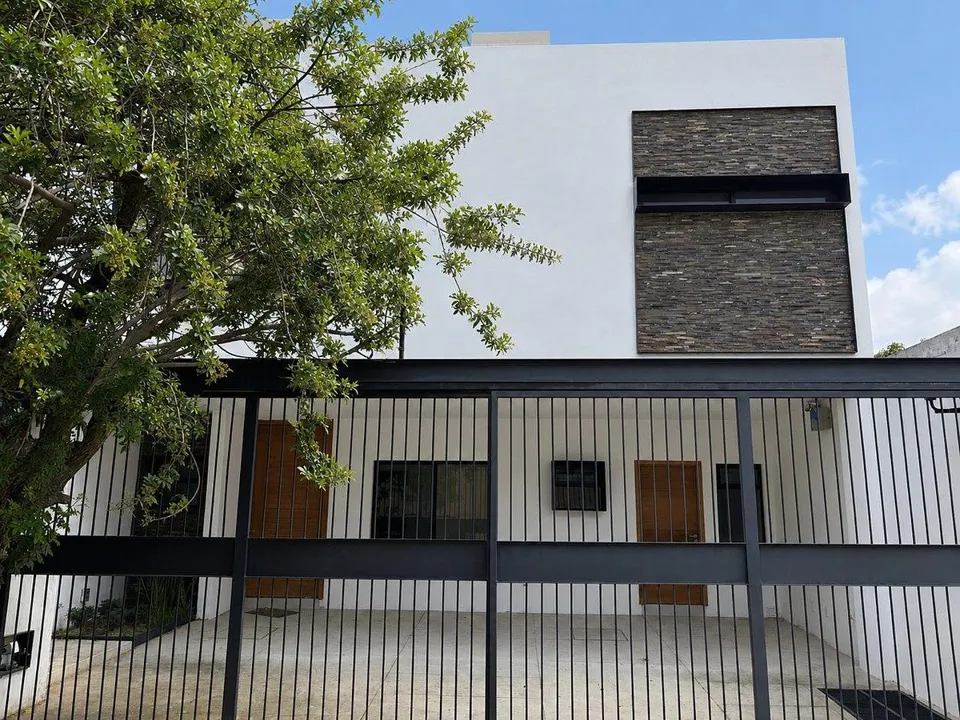 Foto 2 de Casa en Venta en Altamira - Pedro Luis Ogazón 15