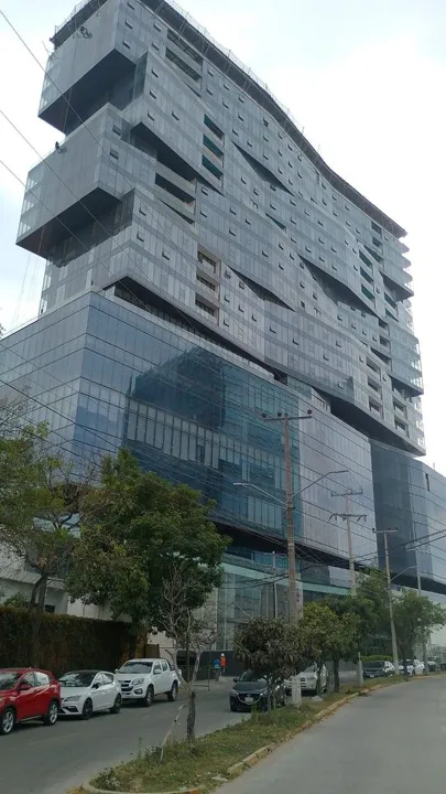 Oficina en renta Torre Héredit Acueducto