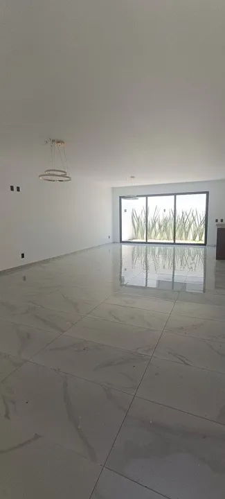 Foto 2 de Excelente Casa Nueva Frente a casa club