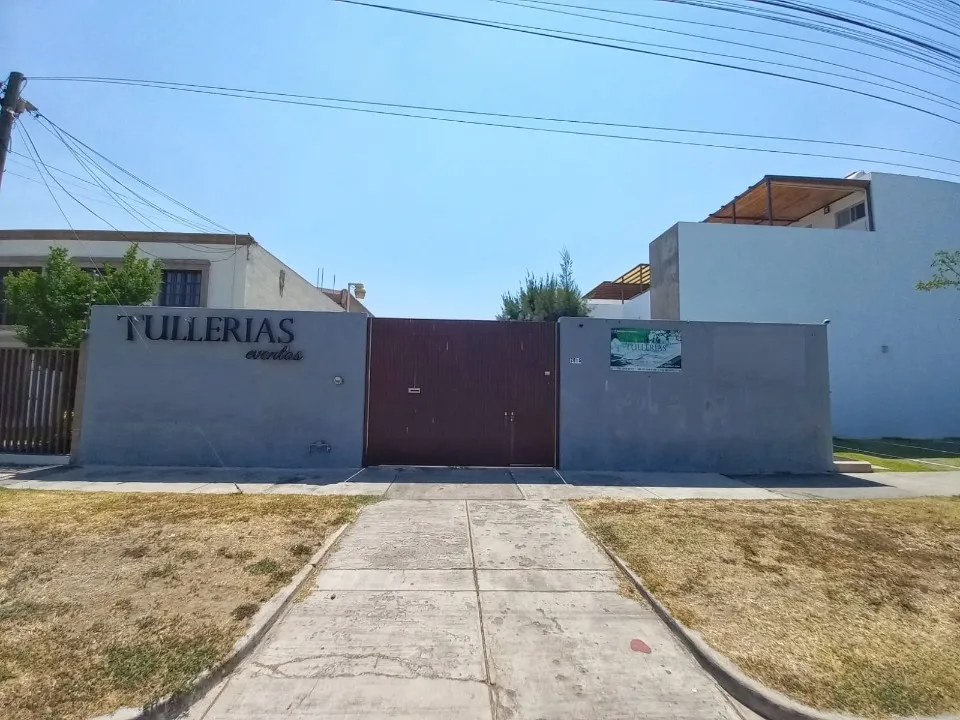 Terreno en venta en Avenida Topacio, Bosques de La Victoria, Guadalajara