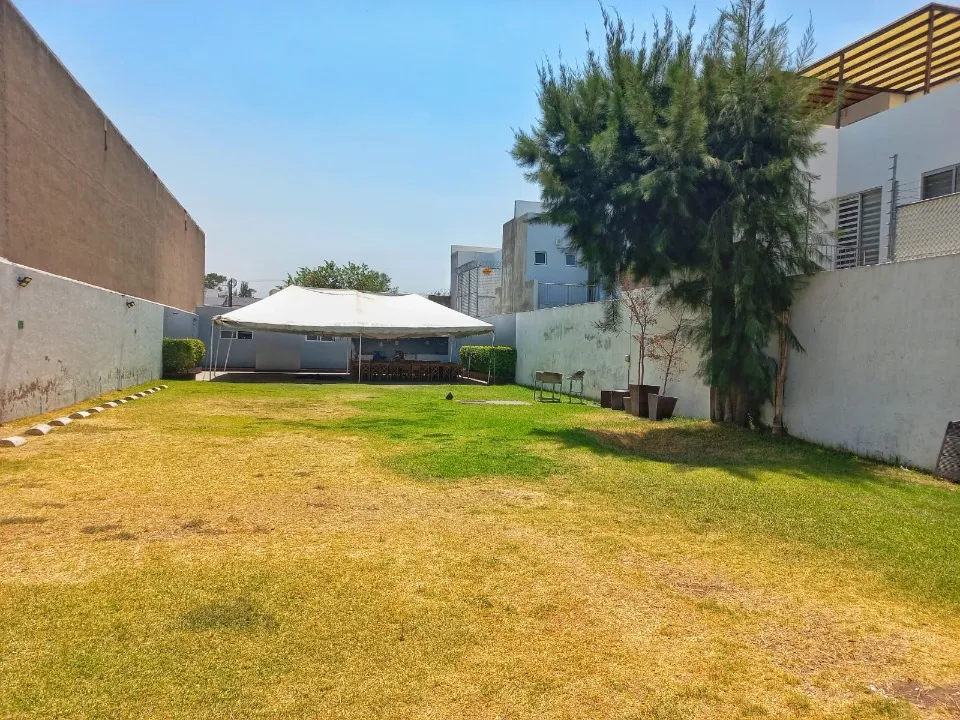 Foto 2 de Terreno en venta en Avenida Topacio, Bosques de La Victoria, Guadalajara
