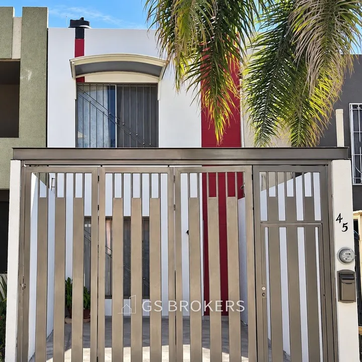 Foto 2 de Casa en venta Fraccionamiento Colinas del Roble