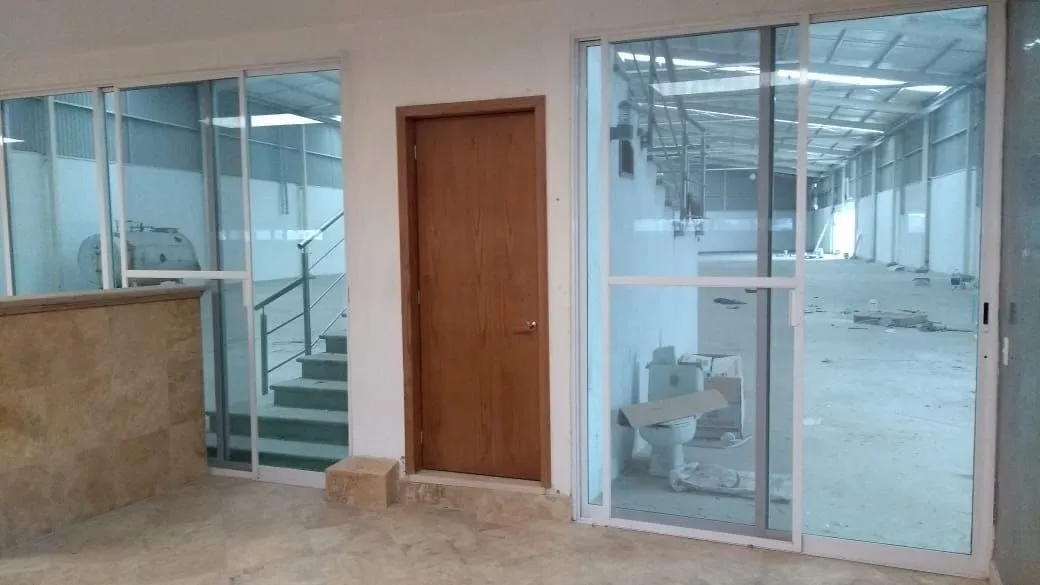 Foto 7 de En venta Bodega, frente al aeropuerto.