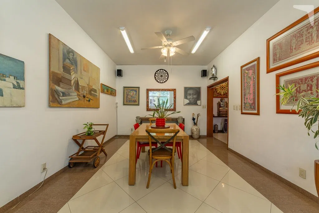 Foto 3 de CASA CON USO DE SUELO MIXTO- PRECIO DE OPORTUNIDAD CERCANA A LA MINERVA