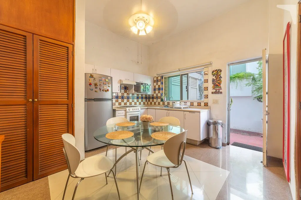 Foto 6 de CASA CON USO DE SUELO MIXTO- PRECIO DE OPORTUNIDAD CERCANA A LA MINERVA