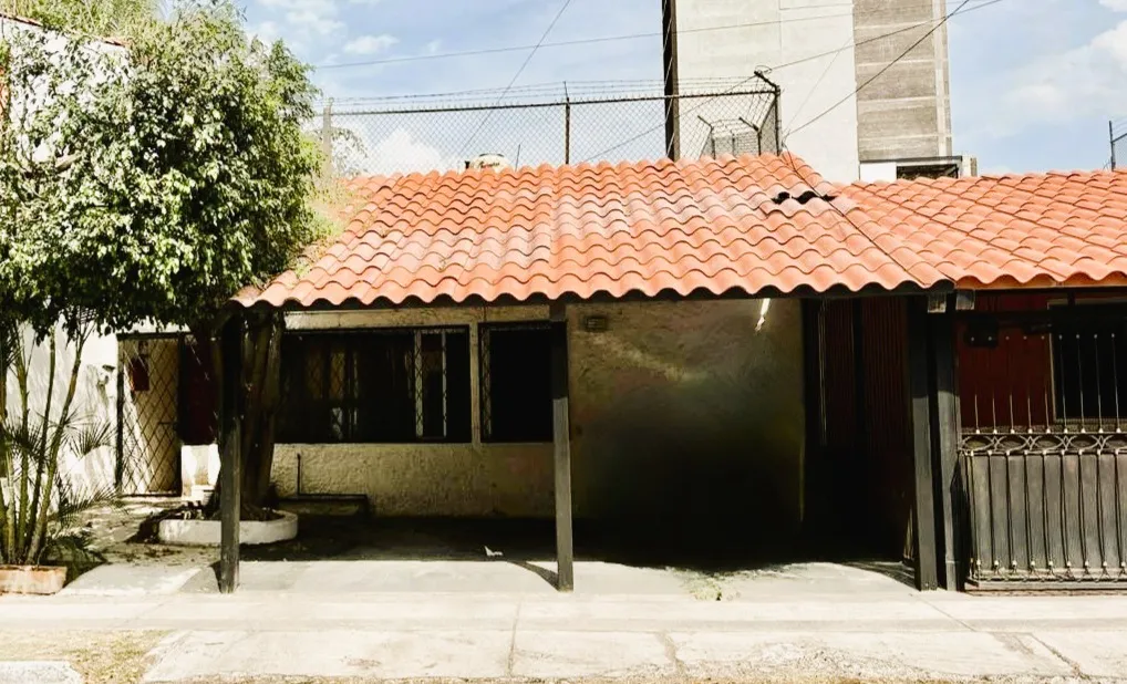 Casa en venta en Calle Toreros, Arcos De Guadalupe, Zapopan