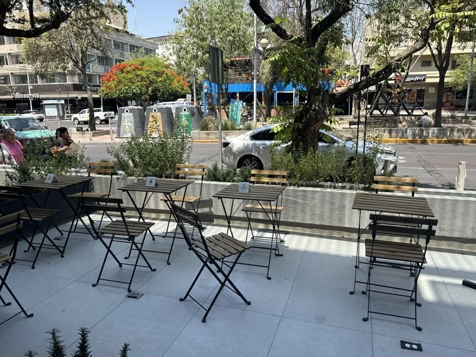 Foto 6 de LOCALES NUEVOS EN RENTA EN LA AMERICANA