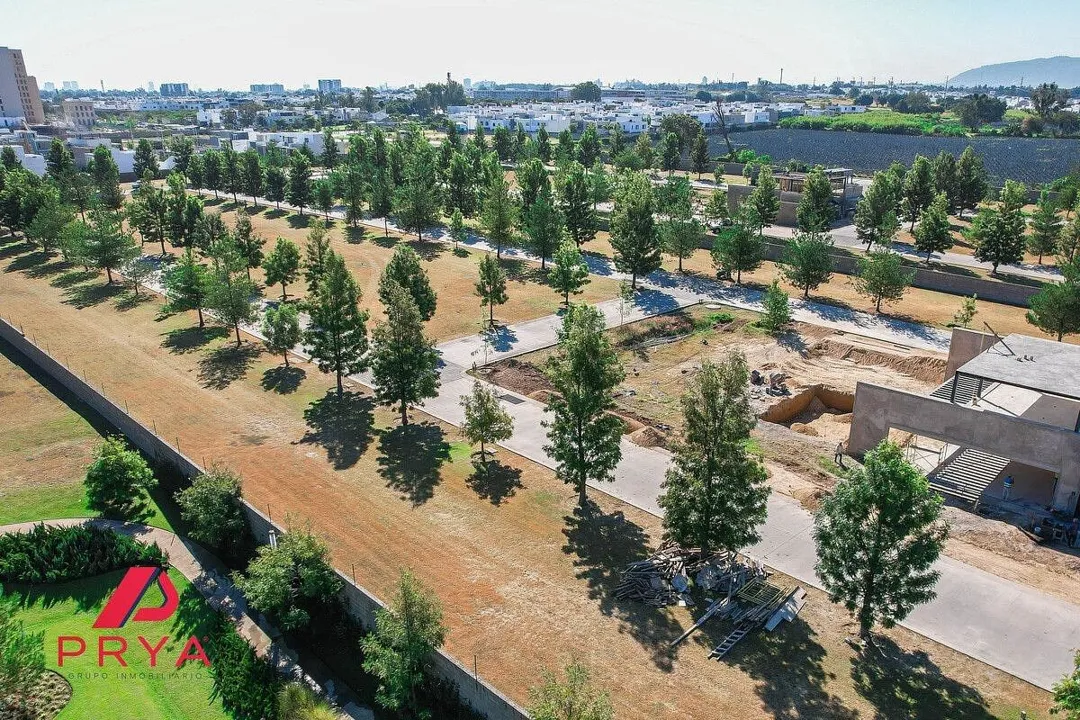 Foto 2 de Terreno en Venta Zapopan | Solares Residencial | Coto Prado 166 m²