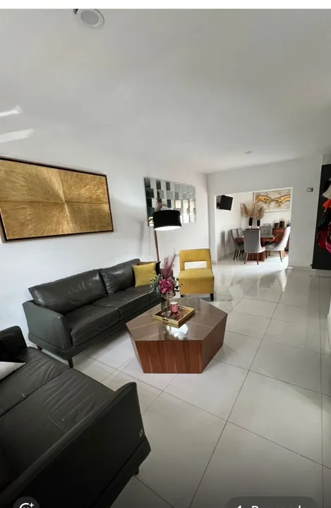 Foto 2 de Casa en Venta en Residencial Pontevedra - Paseo de la Lira 37