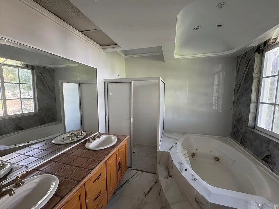Foto 6 de VENTA Y/O RENTA DE CASA HERMOSA EN ZONA PANORAMICA EN BUGAMBILIAS