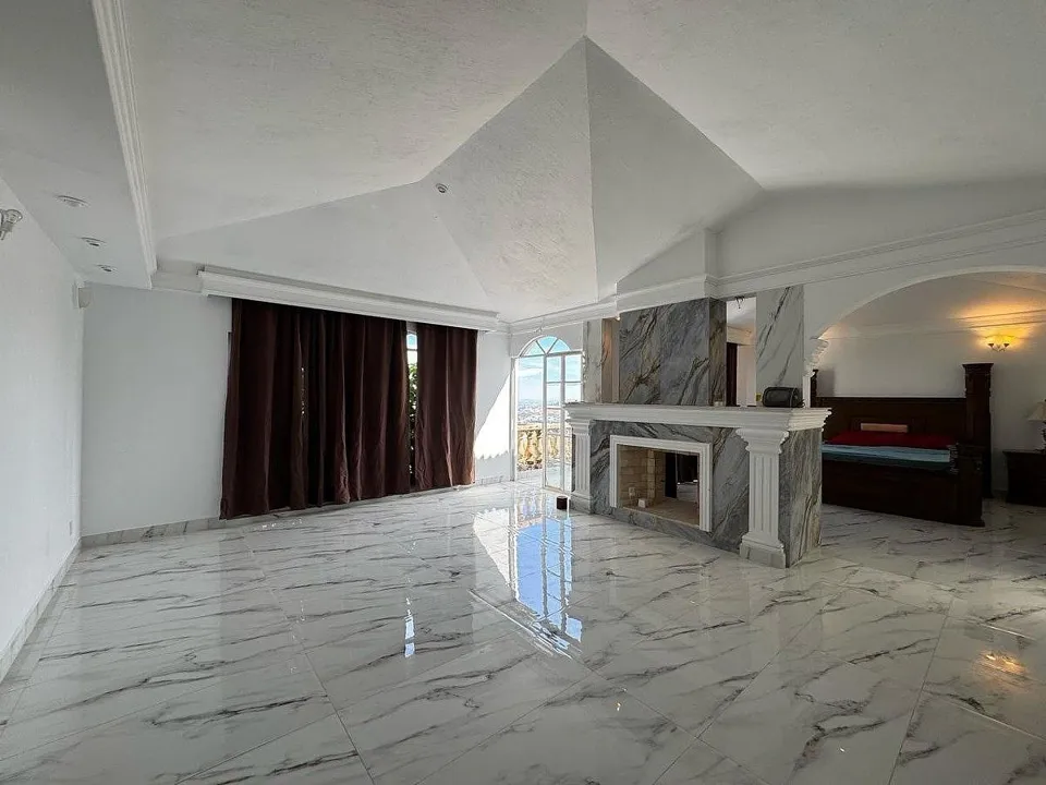Foto 8 de VENTA Y/O RENTA DE CASA HERMOSA EN ZONA PANORAMICA EN BUGAMBILIAS