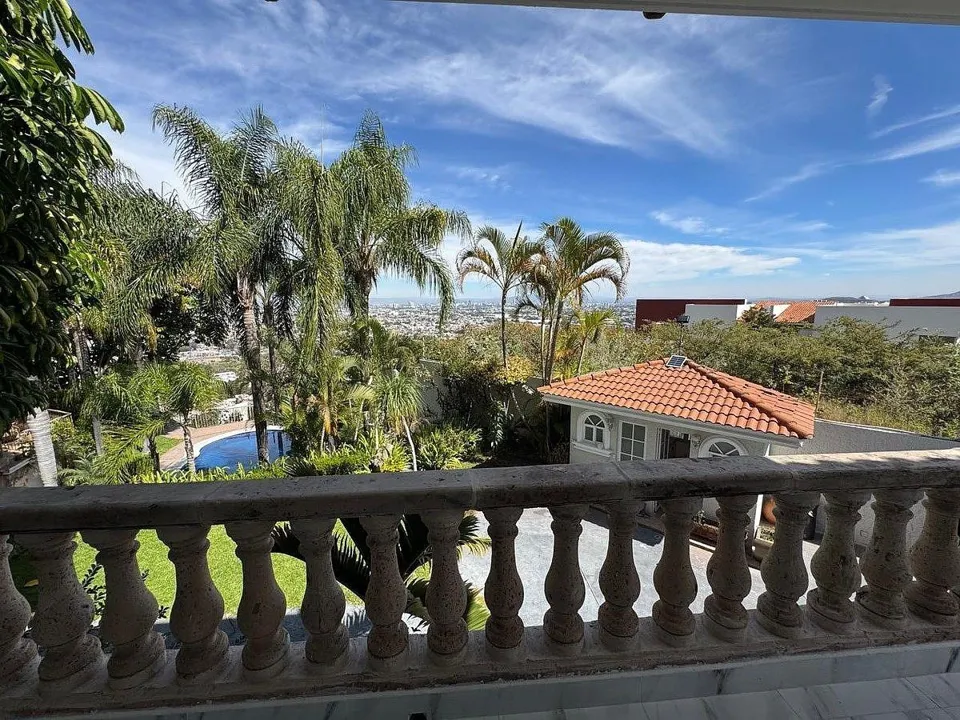 Foto 9 de VENTA Y/O RENTA DE CASA HERMOSA EN ZONA PANORAMICA EN BUGAMBILIAS
