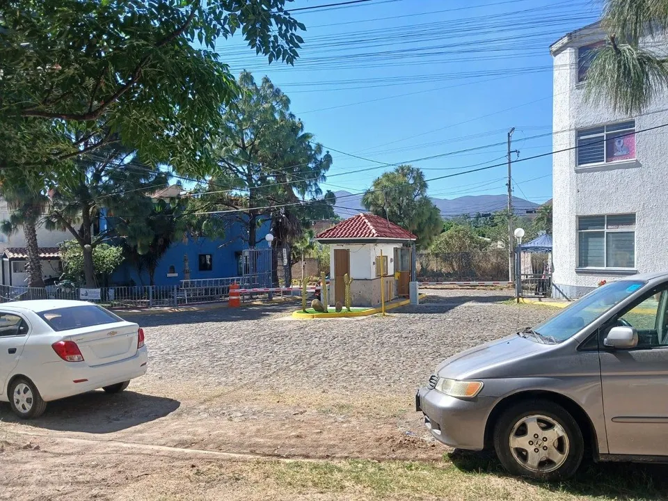 Foto 3 de Departamento con local comercial  en San Agustin