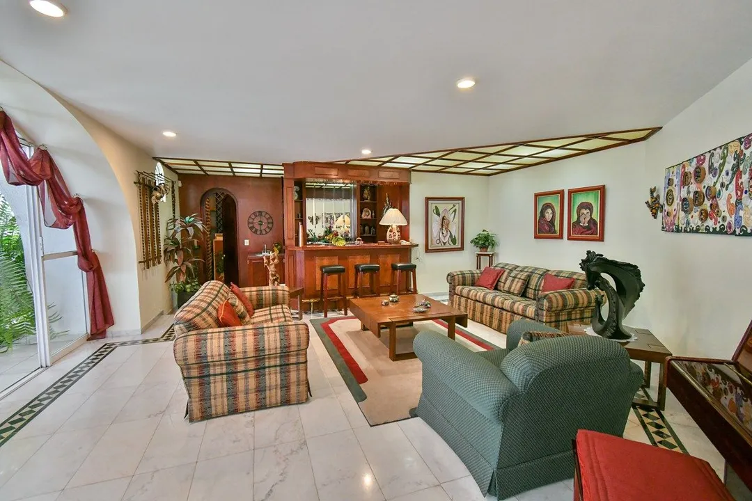 Foto 9 de Casa Alameda en venta en Royal Country, Zona Andares