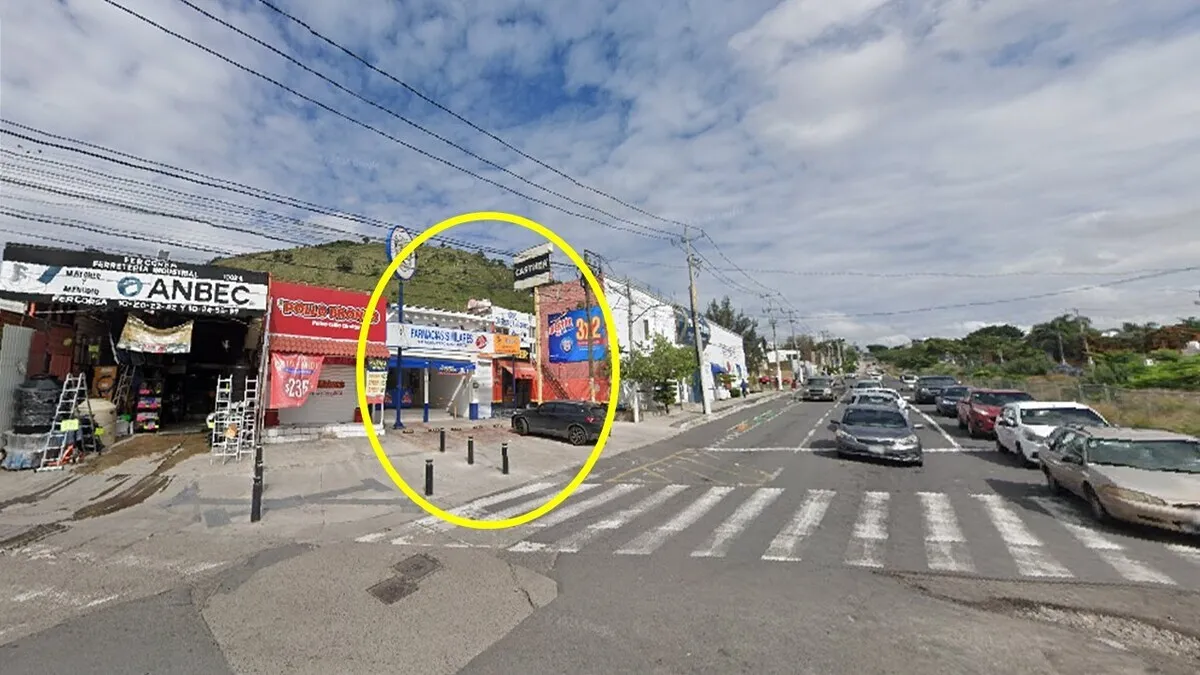 Foto 3 de VENTA BODEGA ACTUALMENTE COMO FARMACIA Y LOCAL EN AV. GUADALUPE Y AV. LAS TORRES