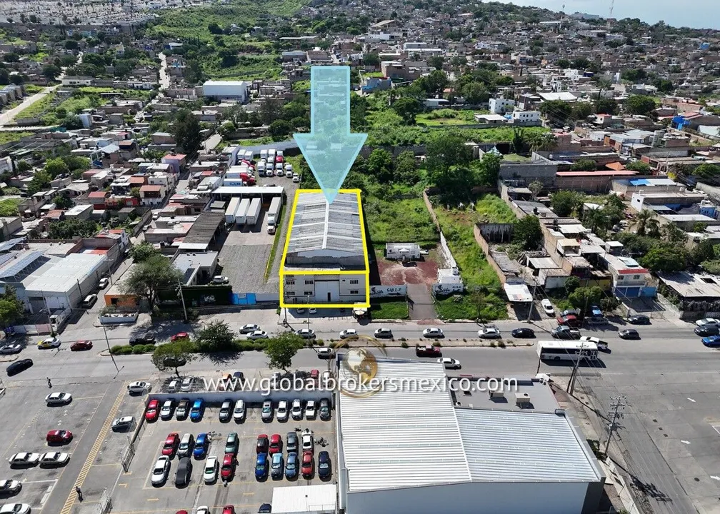 Foto 4 de Estupenda Bodega en Venta de Oportunidad en El Refugio, Tlaquepaque, Jalisco