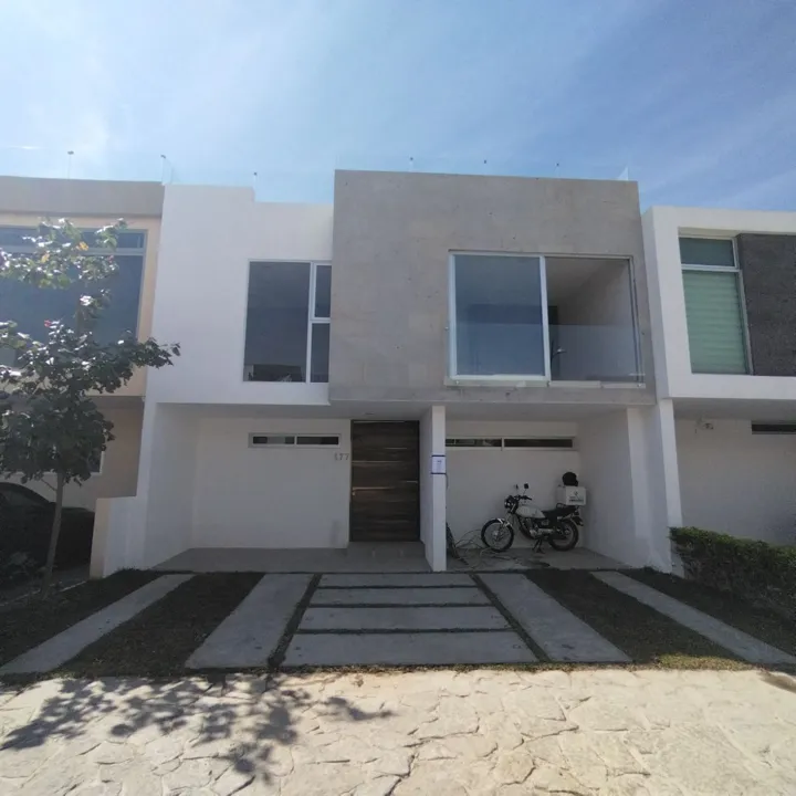 CASA EN VENTA EN ZAPOPAN JALISCO, SOARÉ