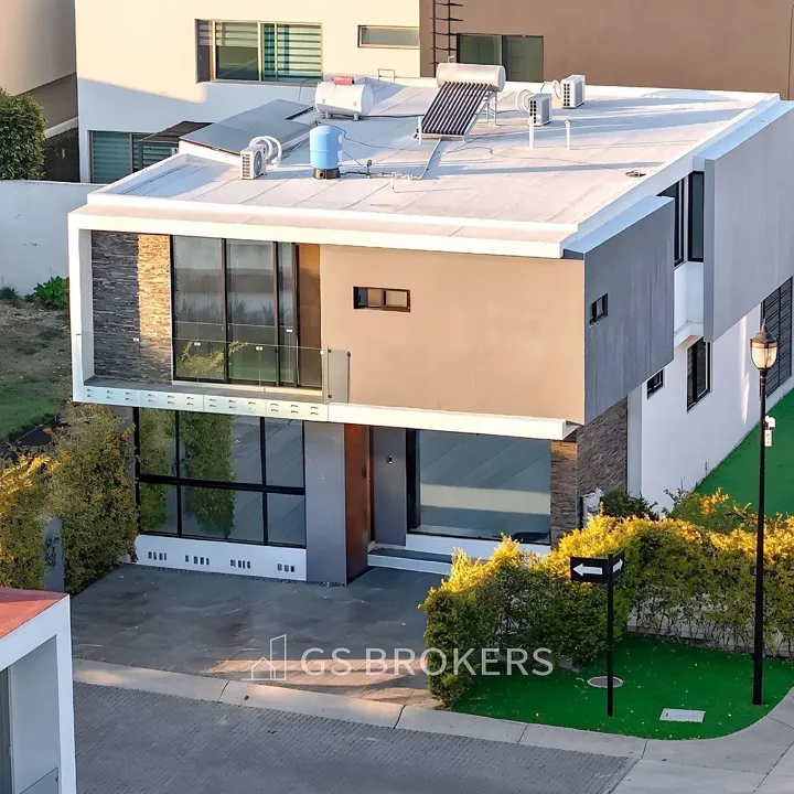 Foto 2 de CASA EN VENTA EN ESQUINA EN COTO CIUDADELA, CASA FUERTE