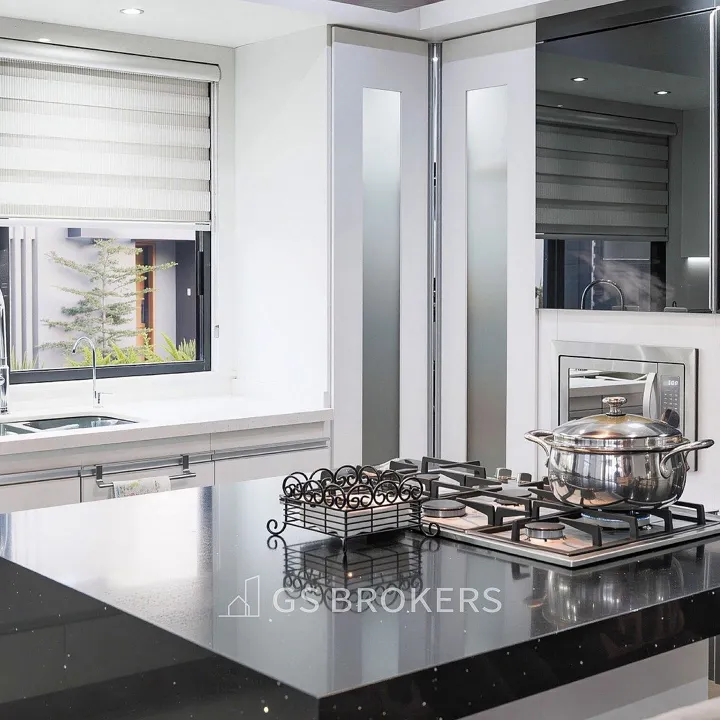 Foto 4 de CASA EN VENTA EN ESQUINA EN COTO CIUDADELA, CASA FUERTE