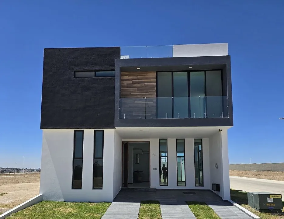 Valle Imperial Casa en Venta con Roof Garden