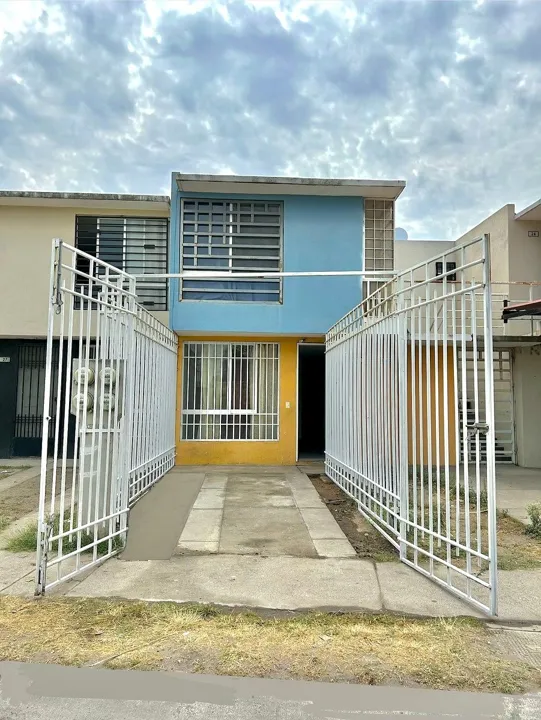 Foto 3 de Casa Duplex en Venta, Parques del Palmar, San Pedro Tlaquepaque | RCV-2315