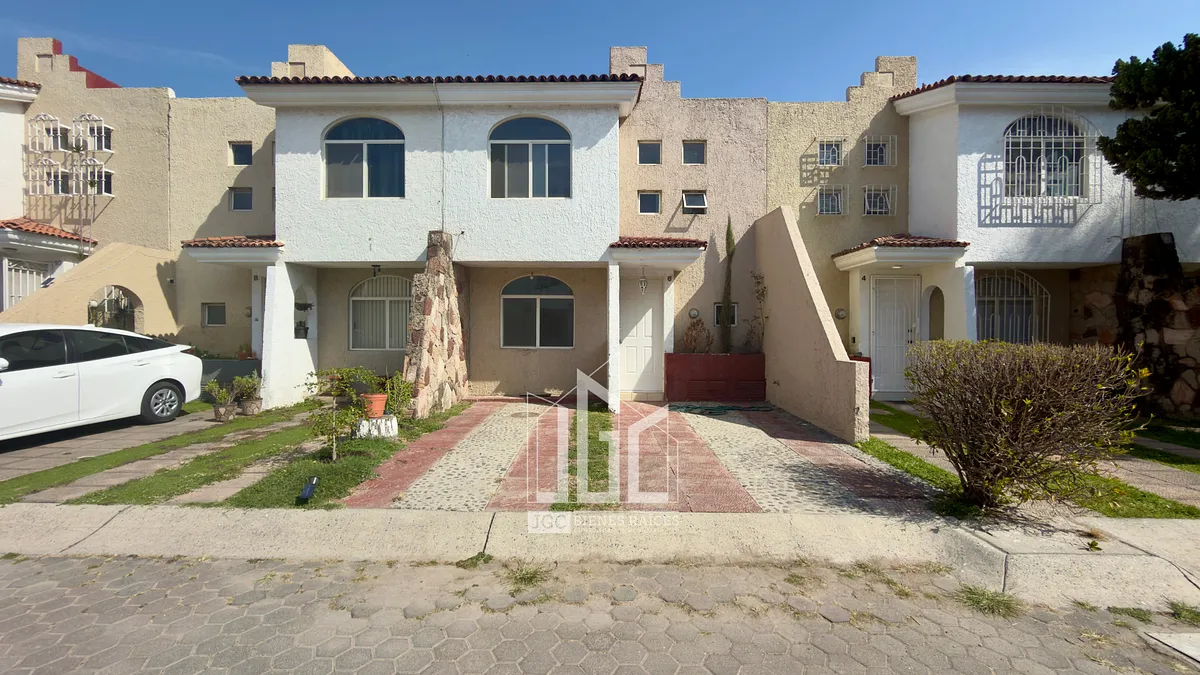 Foto 2 de CASA EN VENTA Y EN RENTA EN REAL SANTA ANITA - CAMINO REAL