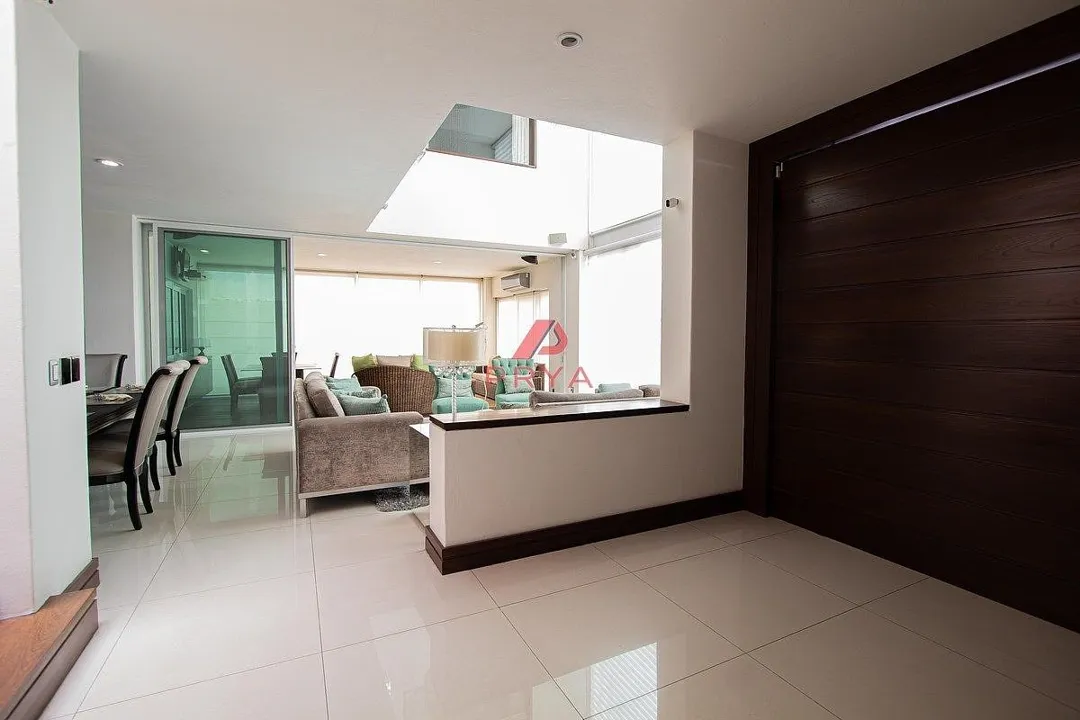 Foto 5 de Casa en Venta en Puerta del Bosque, Zapopan. Con Recámara en Planta Baja